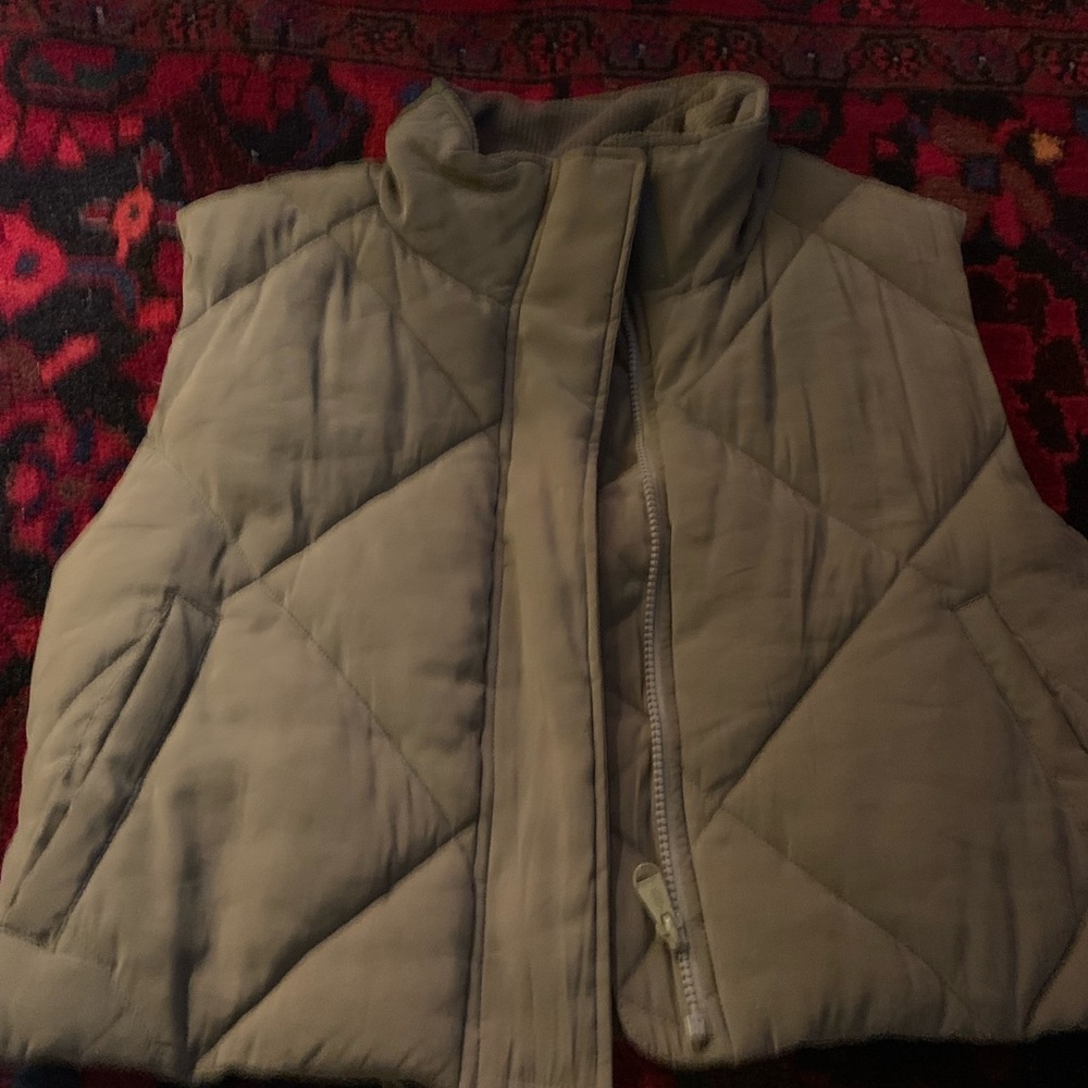 Free People puffer vest - Picture 3 of 3